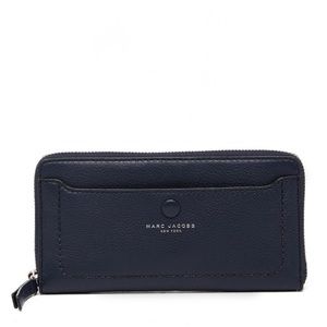 marc jacobs vertical zip around wallet